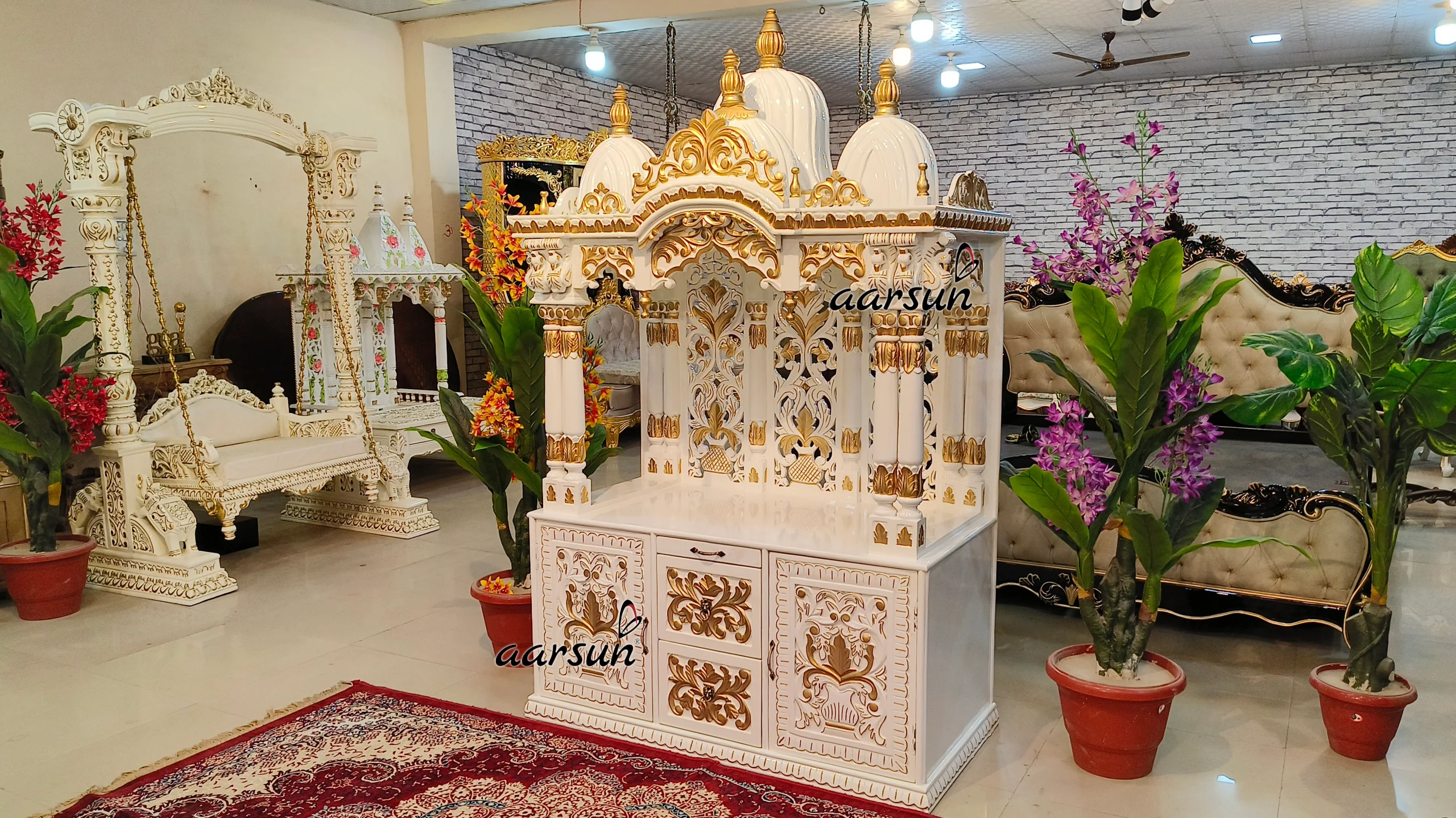 Luxurious White Temple in Teak View 6