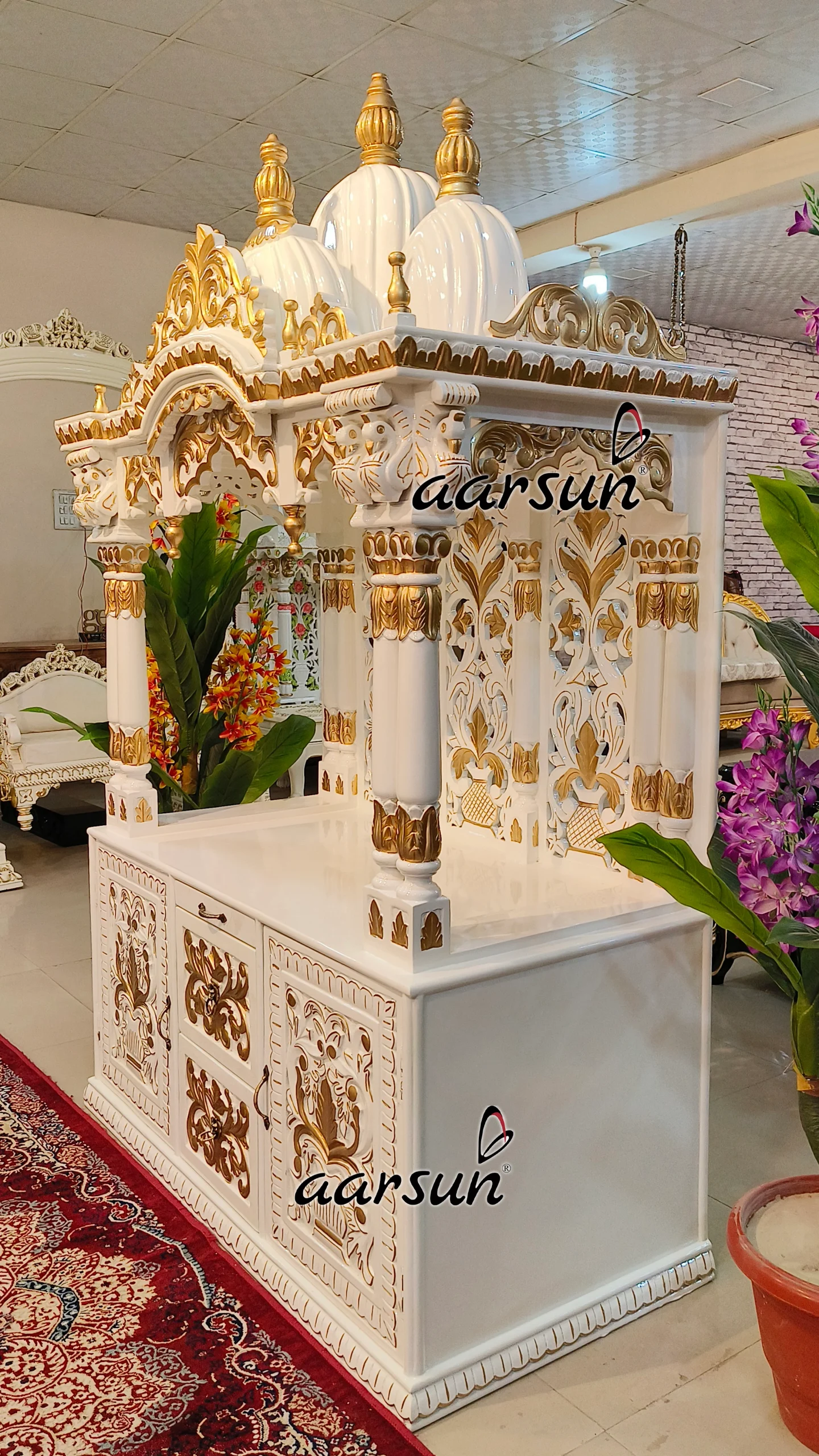 Luxurious White Temple in Teak View 8